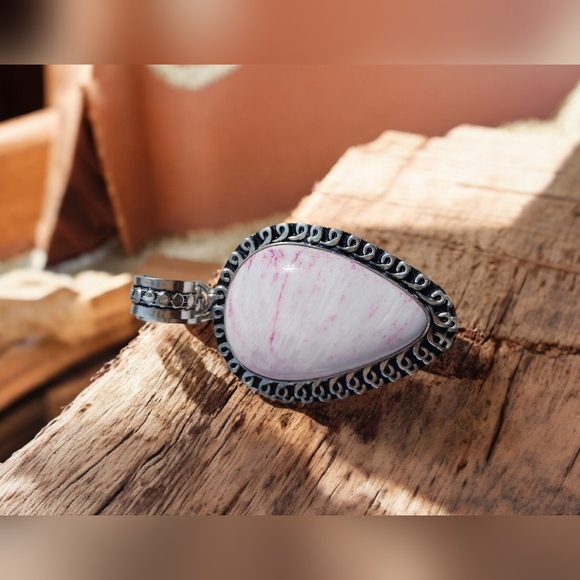 Accessories - Elegant Silver and Pink Teardrop Necklace